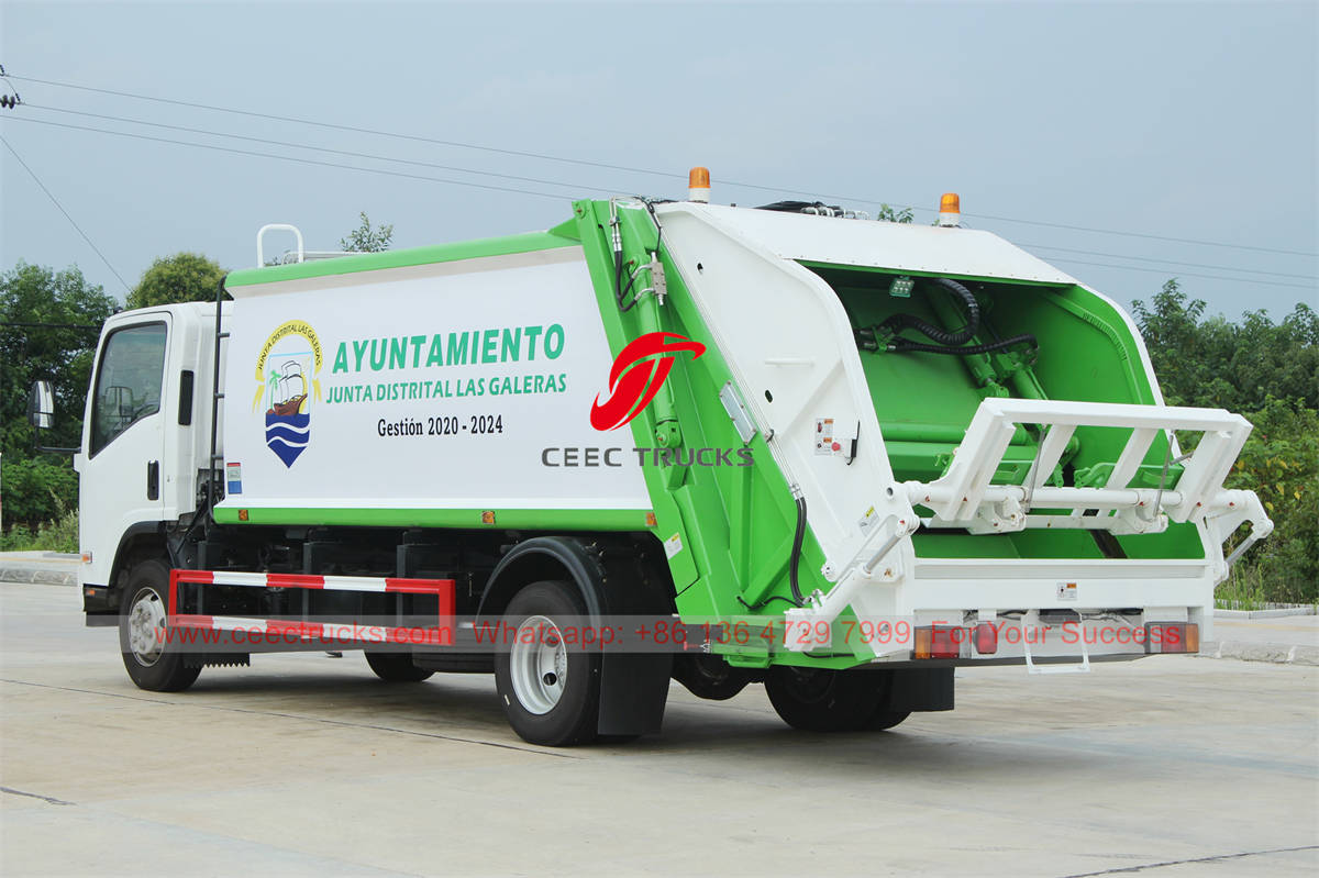 ISUZU 6 wheeler waste compactor truck for Africa