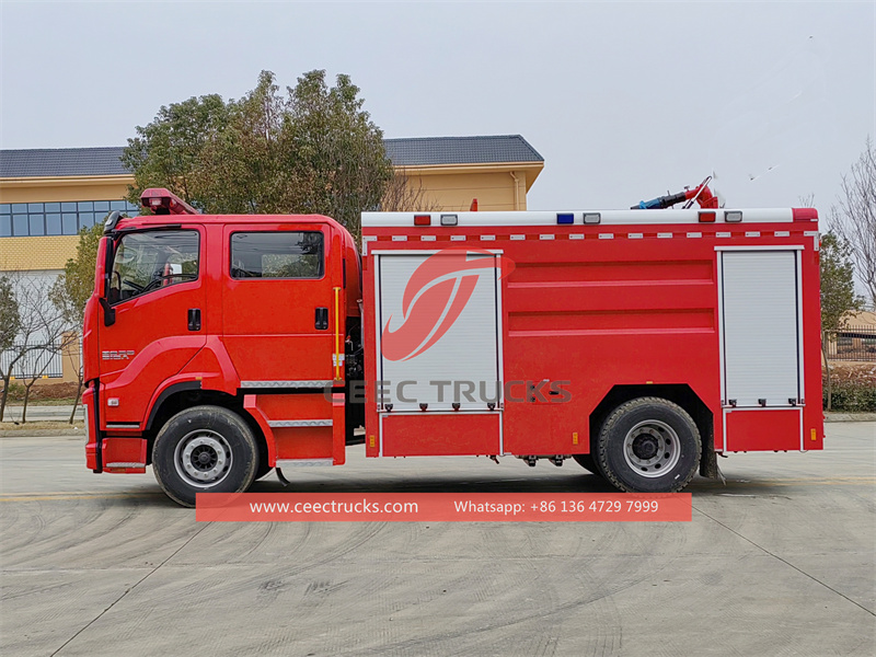 Isuzu GIGA 8000L fire fighting truck