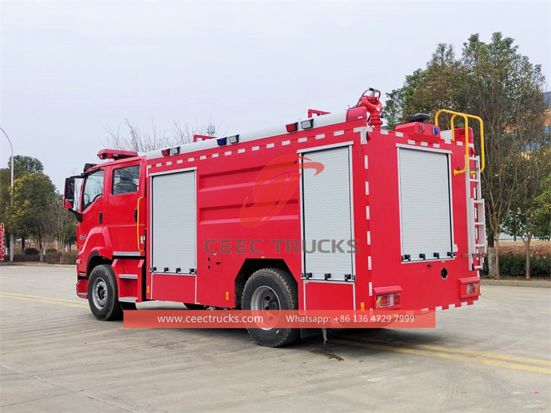 Isuzu GIGA 8000L fire fighting truck