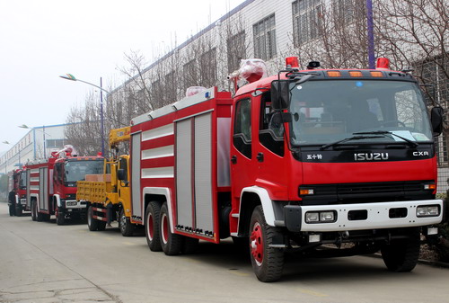 Dubai customer order 8 units ISUZU fire truck and crane truck