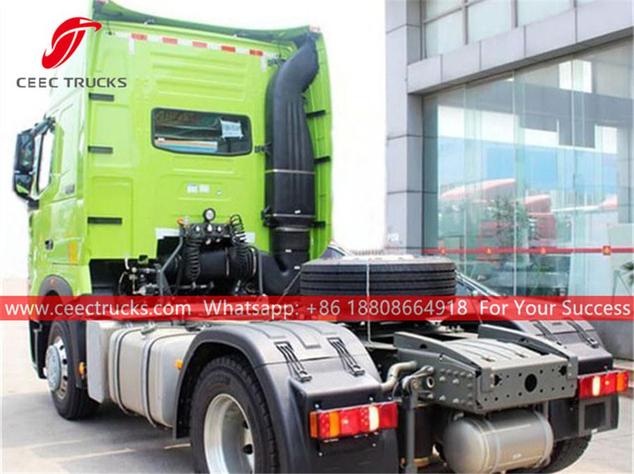 SINOTRUK HOWO Green color heavy duty tractor SINOTRUK HOWO Green color heavy duty tractor