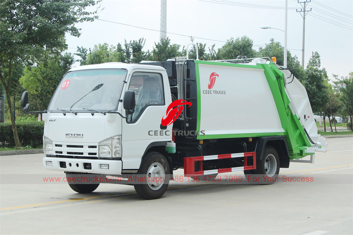 ISUZU 6 wheel garbage truck with compactor