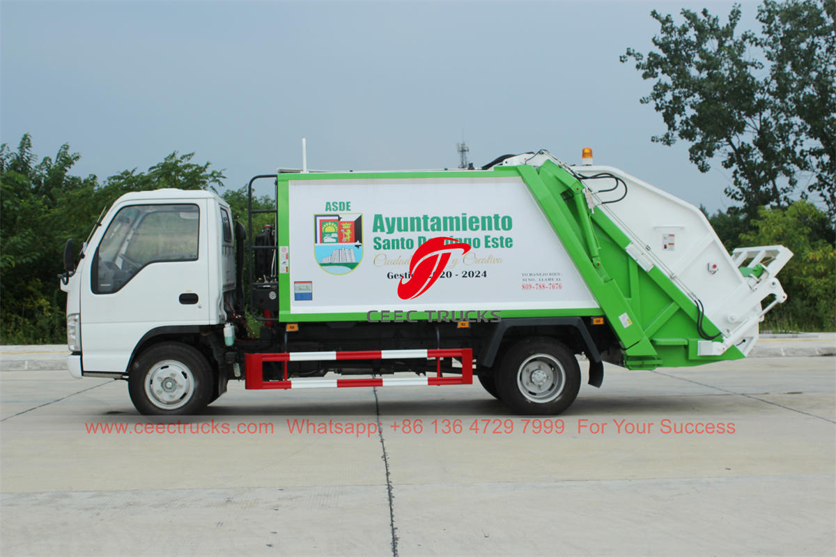 ISUZU 6 wheeler rubbish compactor truck