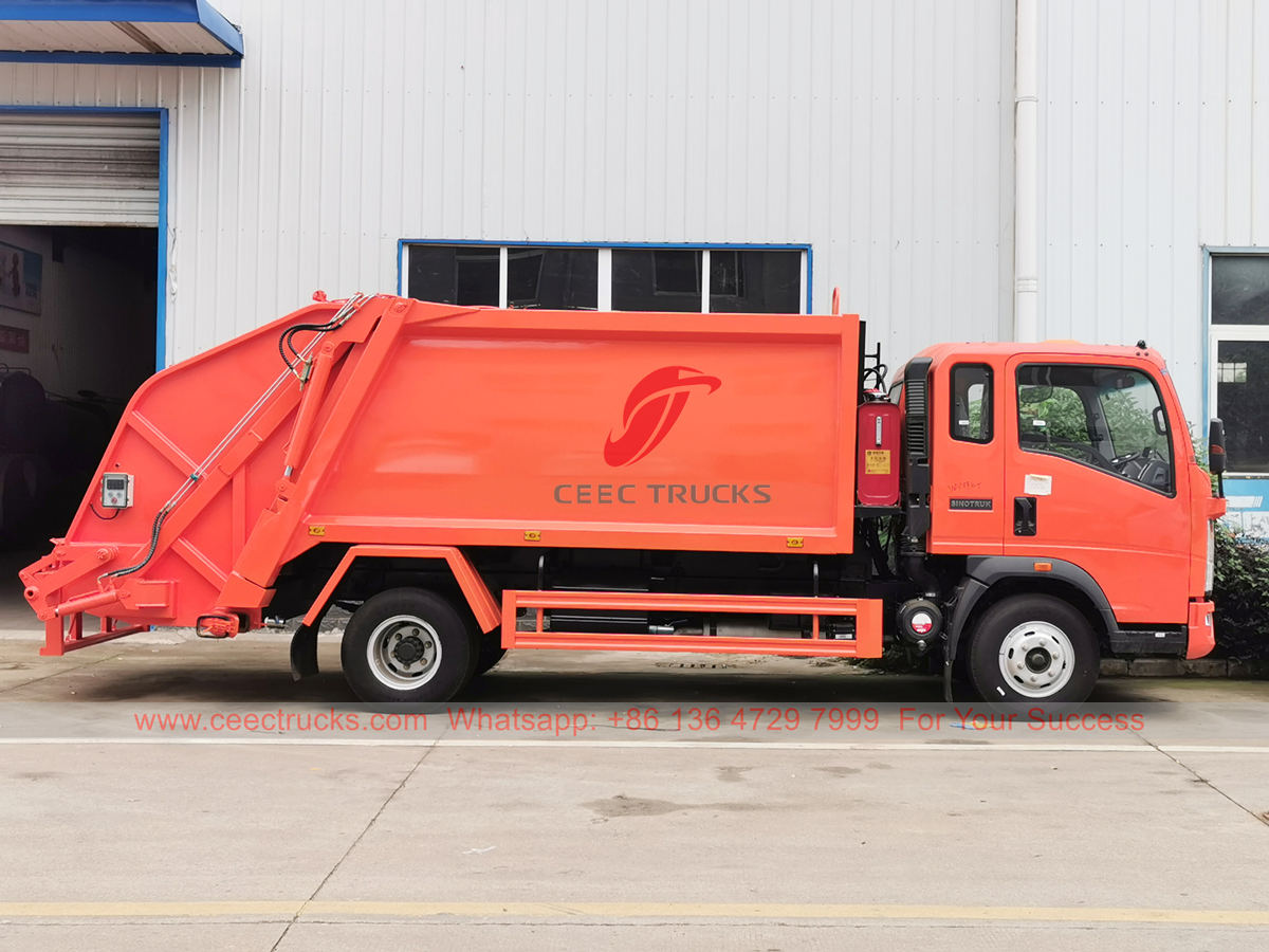 HOWO 6 wheels waste management truck