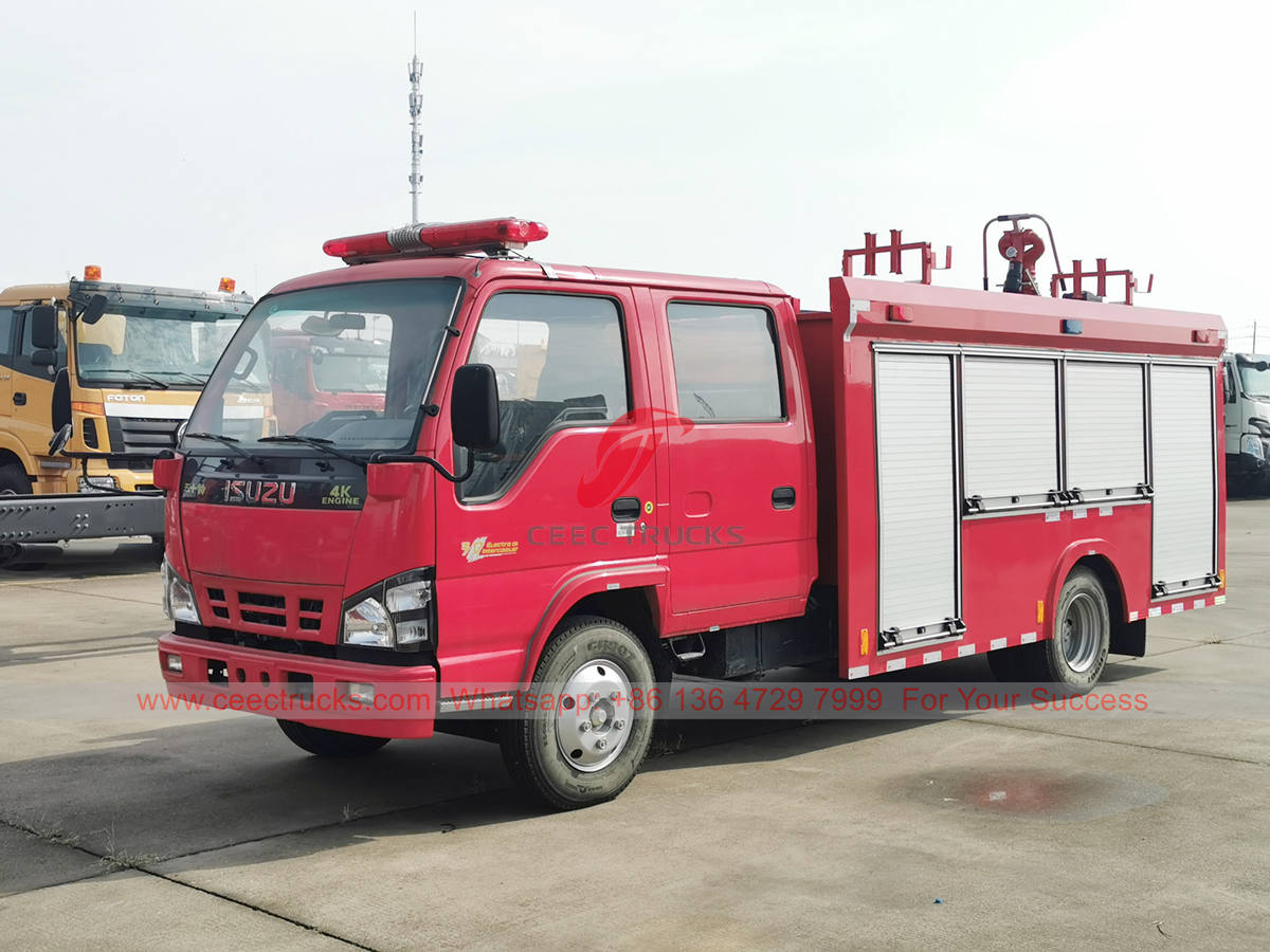 ISUZU 3000 liters water tank fire truck
