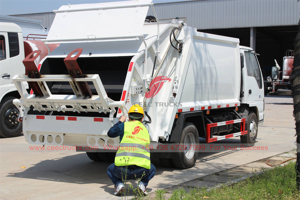 ISUZU 6 wheels refuse compactor truck supplier