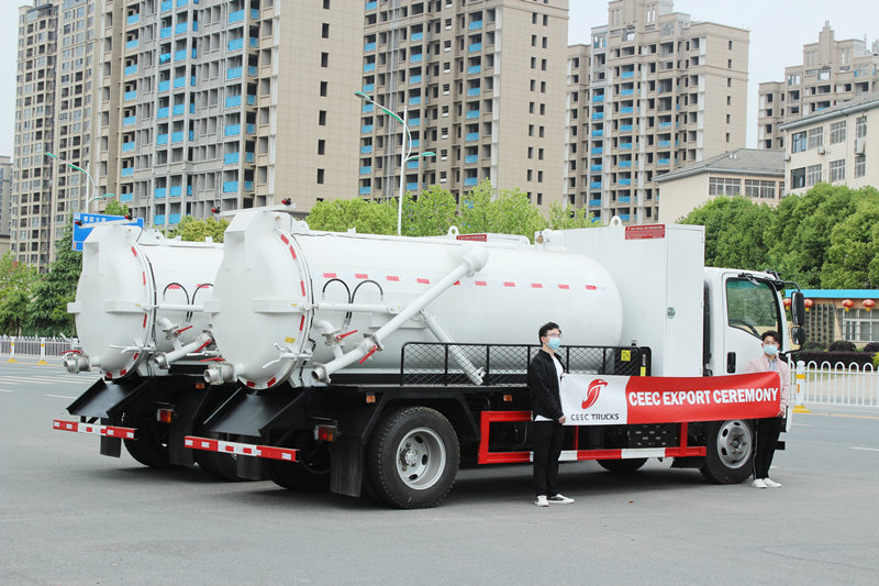 ISUZU 700P 6CBM vacuum sewage truck with MORO pump