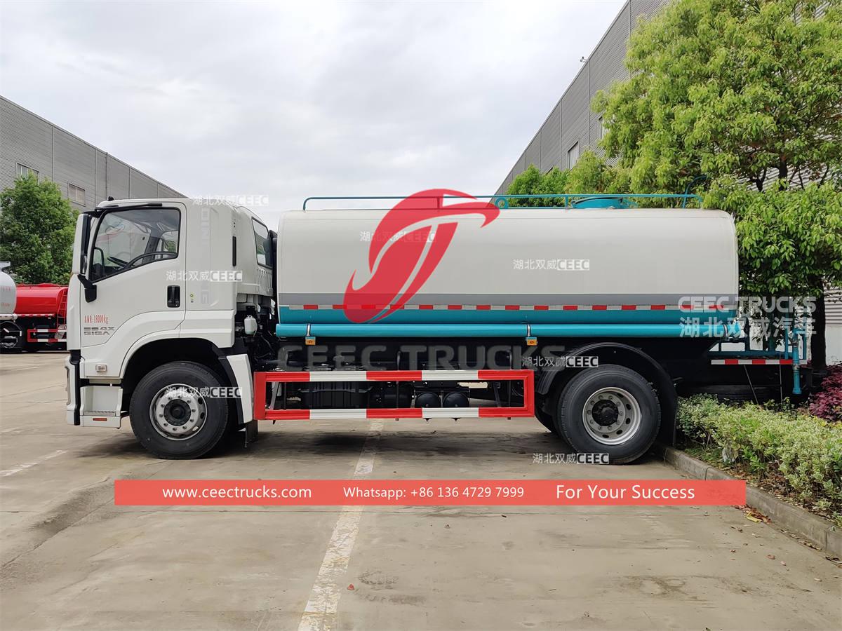 High quality ISUZU GIGA 420HP water spraying trucks on sale