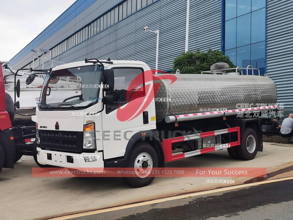 HOWO 6 wheeler 10CBM stainless steel water truck for sale