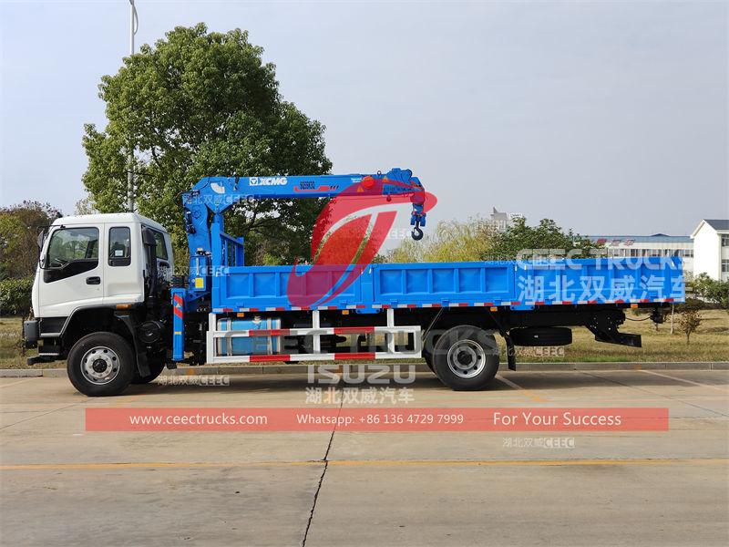 Custom ISUZU FVR 4×4 crane truck with XCMG 5 tons telescopic boom