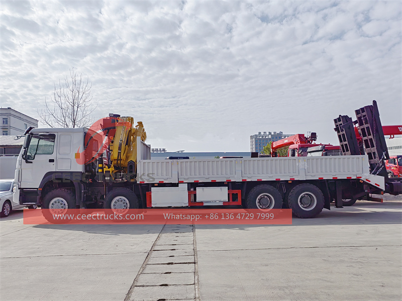 HOWO 8x4 knuckle crane truck  (25 tons)