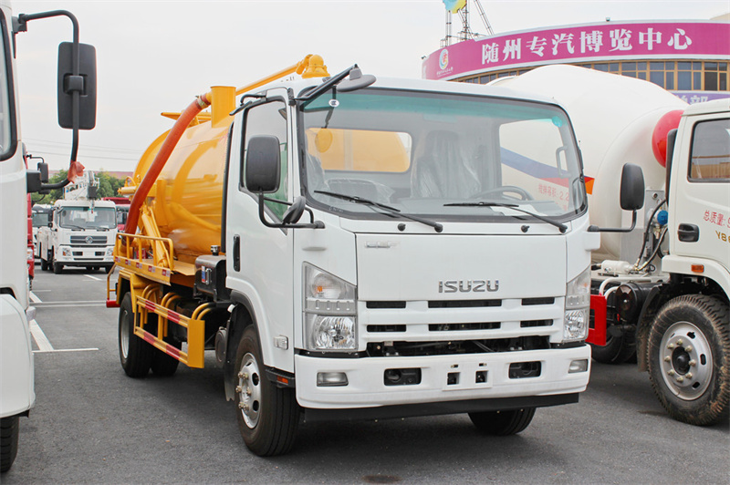 Isuzu 10,000 liters sewage suction truck