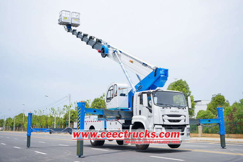 Isuzu telescopic aerial truck