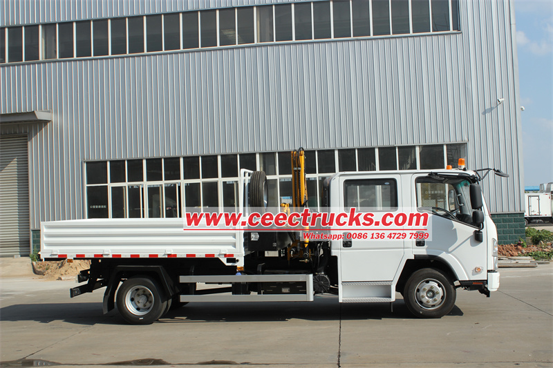 Isuzu cargo truck with Crane Isuzu cargo truck with Crane