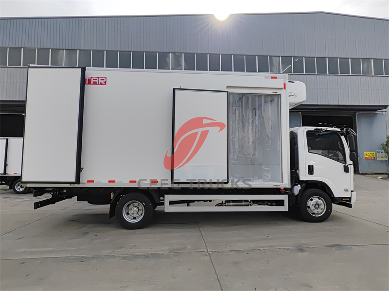 ISUZU Refrigerated Truck with Compartment