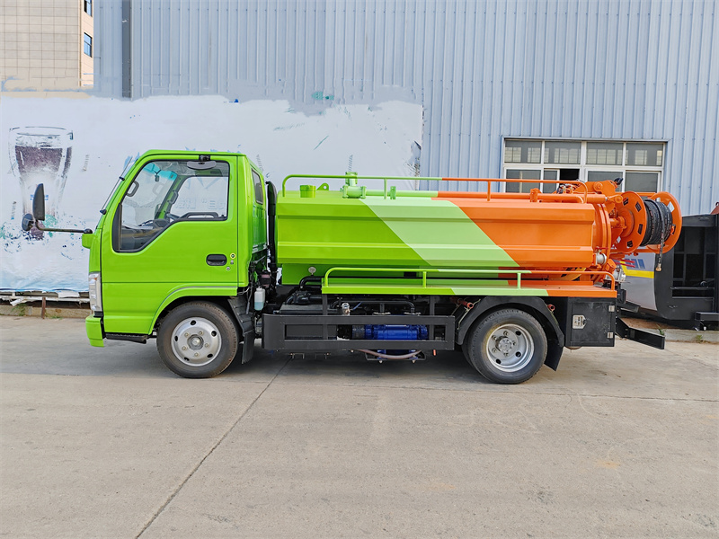 ISUZU NKR 5000L Vactor Jetter Truck ISUZU NKR 5000L Vactor Jetter Truck