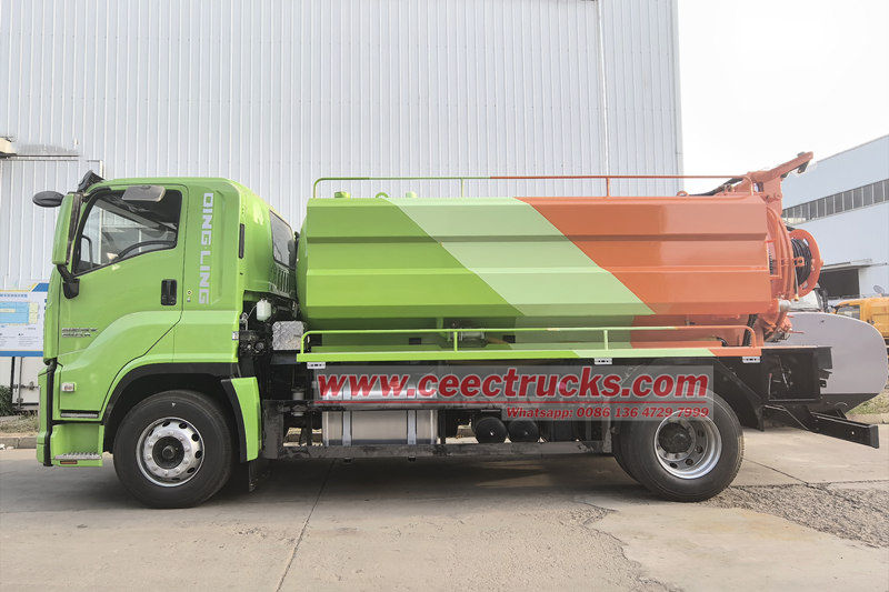 Isuzu 8,000 liters gully sucker vacuum truck