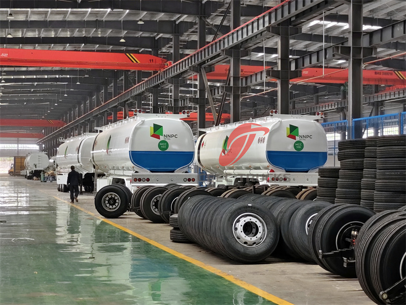 mobile 40000L fuel tank semi-trailer mobile 40000L fuel tank semi-trailer