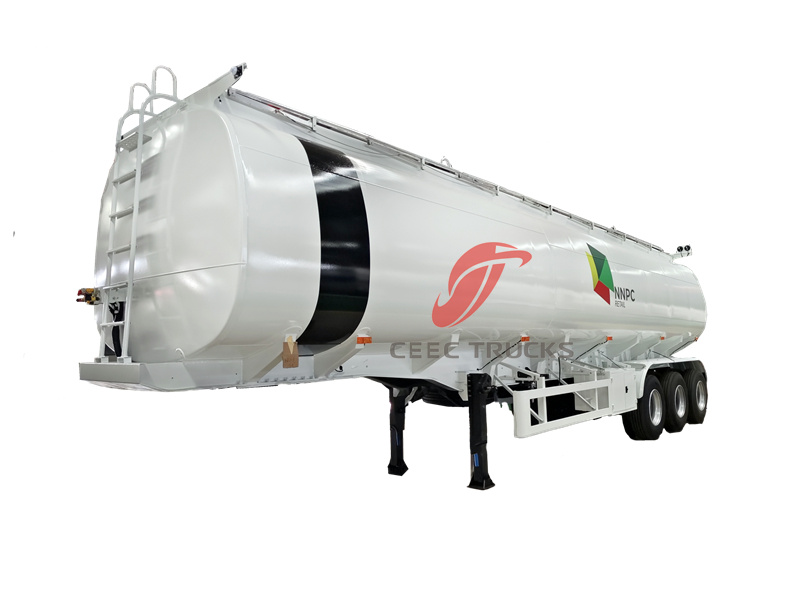 New 3-axis 40CBM fuel tank trailer New 3-axis 40CBM fuel tank trailer