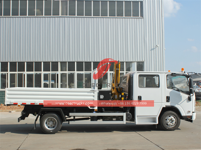 ISUZU NPR double cabin truck with folding crane&nbsp;