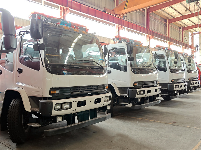 Isuzu FTR fire fighting truck Isuzu FTR fire fighting truck