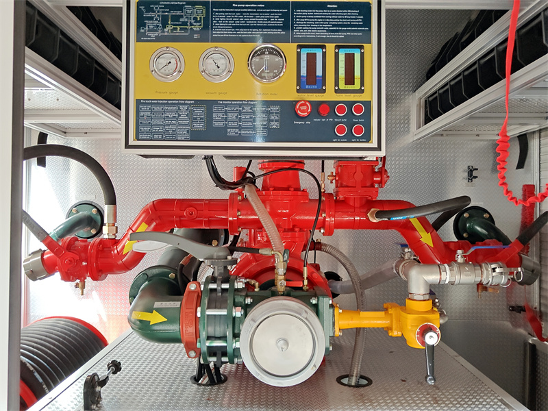 Isuzu FTR double cabin fire fighting truck Isuzu FTR double cabin fire fighting truck