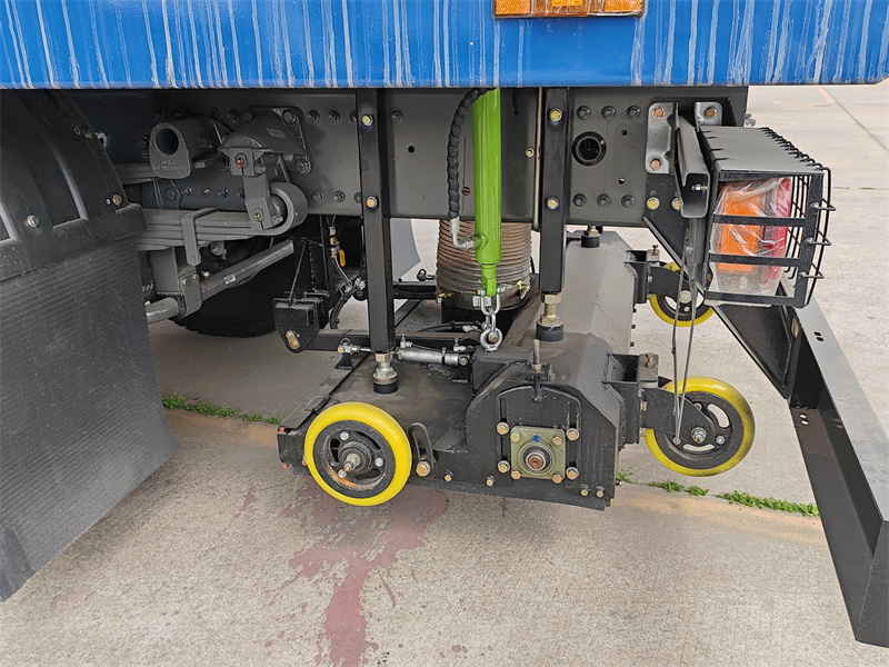 Howo 300HP Road Sweeper Cleaning Truck