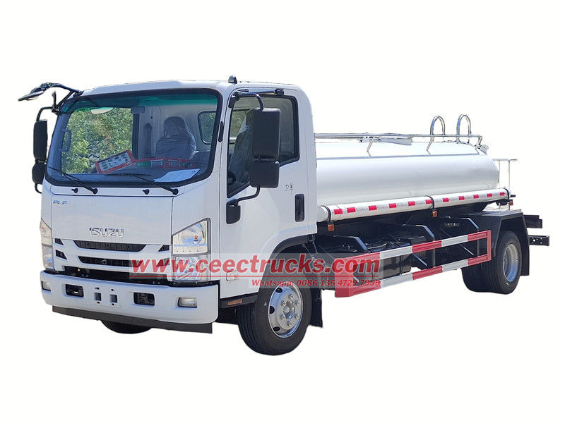Isuzu 4x4 potable water tanker
