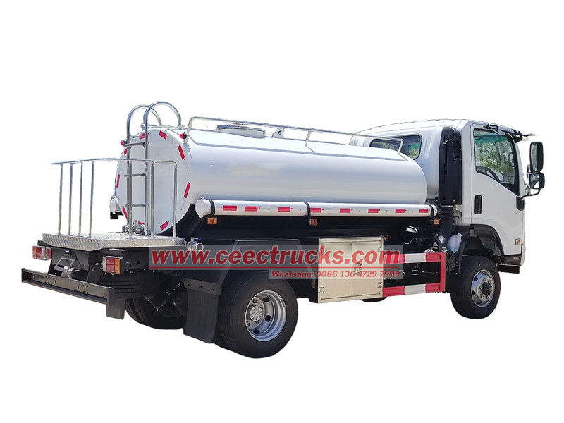 Isuzu 4x4 drinking water lorry