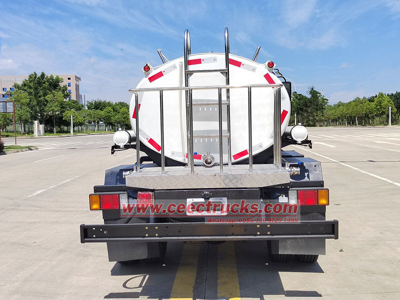 Isuzu 4x4 potable water tanker