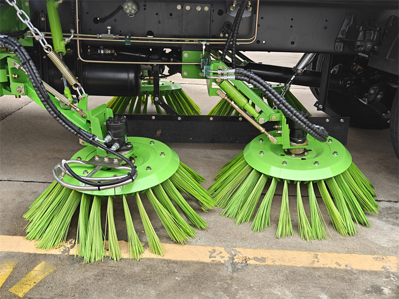 ISUZU FVR Road Sweeper Cleaning Truck