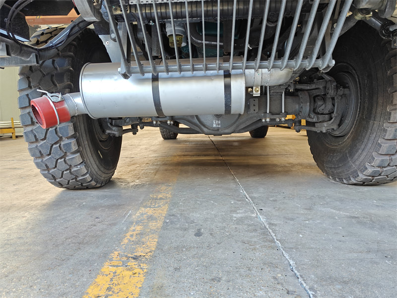 Howo 4X4 mining water tank truck