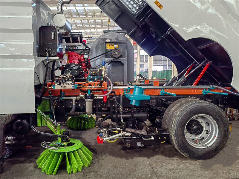 Howo 300HP Road Sweeper Cleaning Truck