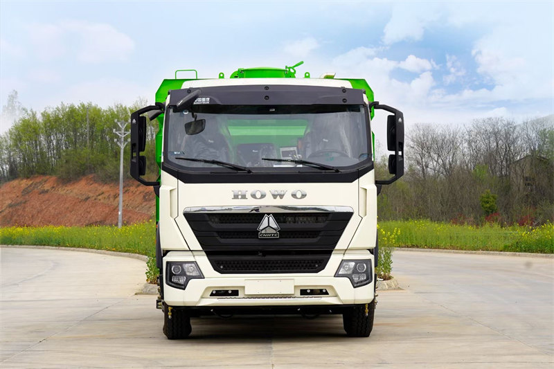 Howo 300HP Road Sweeper Cleaning Truck Howo 300HP Road Sweeper Cleaning Truck