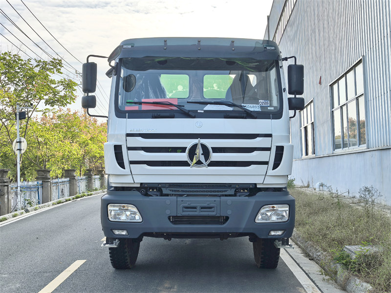 Sewage tanker mounted BEIBEN truck