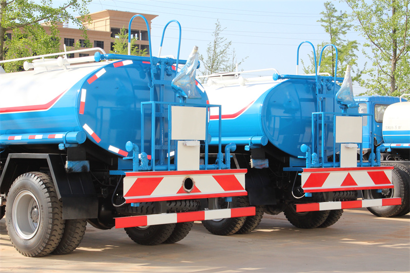 Isuzu 10CBM water tanker truck with rear platform and water cannon