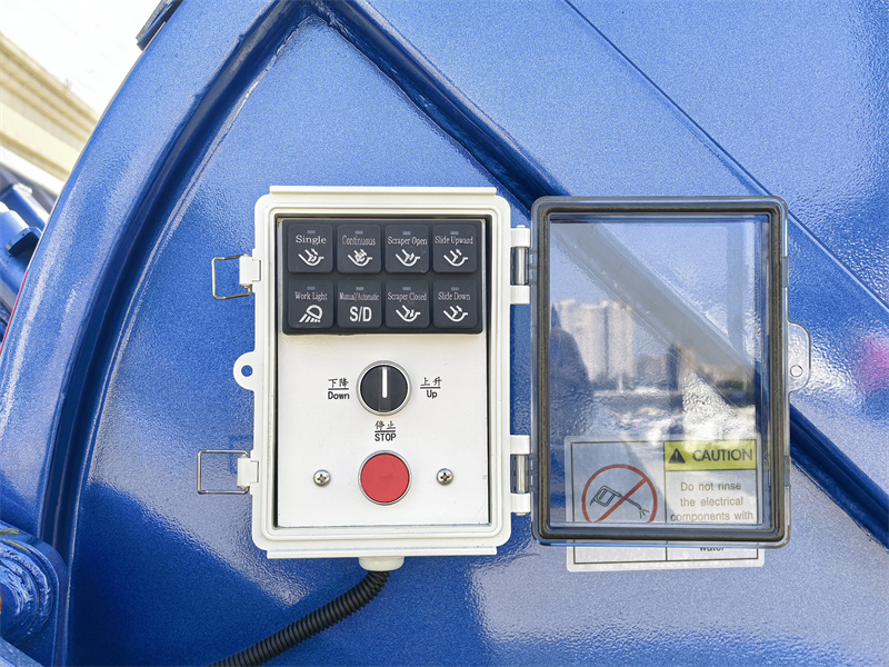• Tailgate electrical control box: • Tailgate electrical control box: