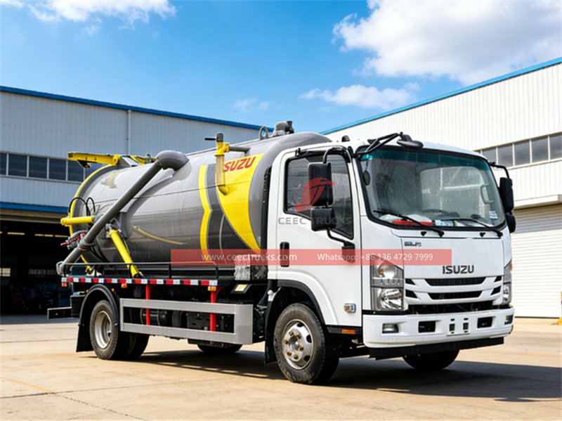 Isuzu vacuum sewage tank truck