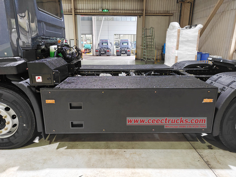 ISUZU EV tractor head with EVE power