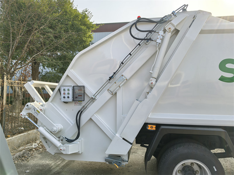 Howo 6cbm rear loader garbage truck Howo 6cbm rear loader garbage truck