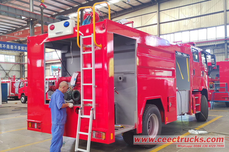 Fire engine with CB10/60