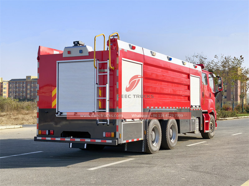 Isuzu GIGA 6x4 foam water fire truck