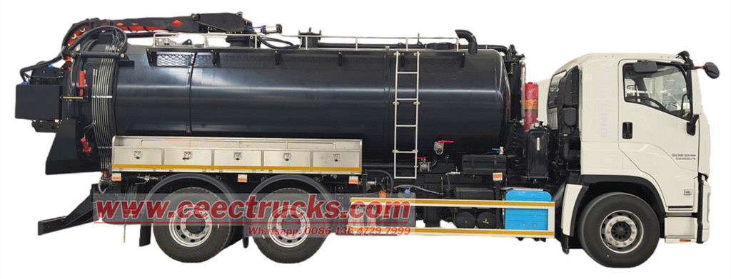 Side view of ISUZU GIGA sewer jetting truck Side view of ISUZU GIGA sewer jetting truck