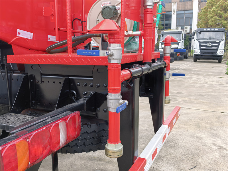 Howo water sprinkler truck rear spraying nozzle