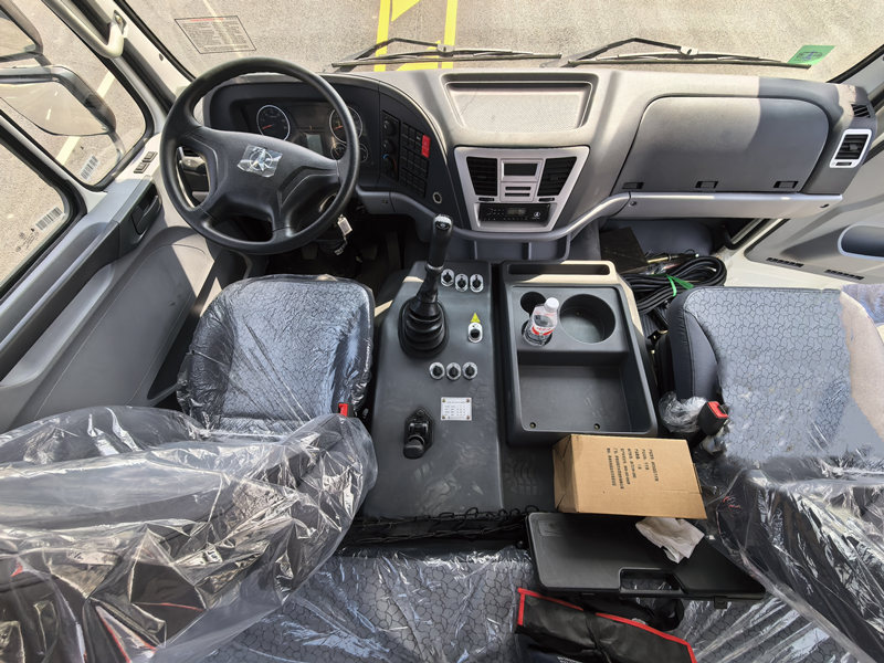 Beiben 6x6 4-ton hydraulic crane truck