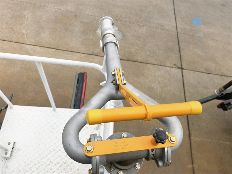 Water bowser truck rear jetting canon