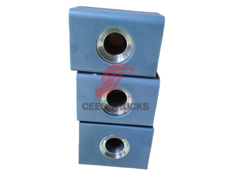 23 Upper smaller nylon slider