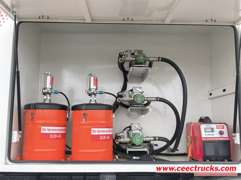 Grease tanker and lubrication gun