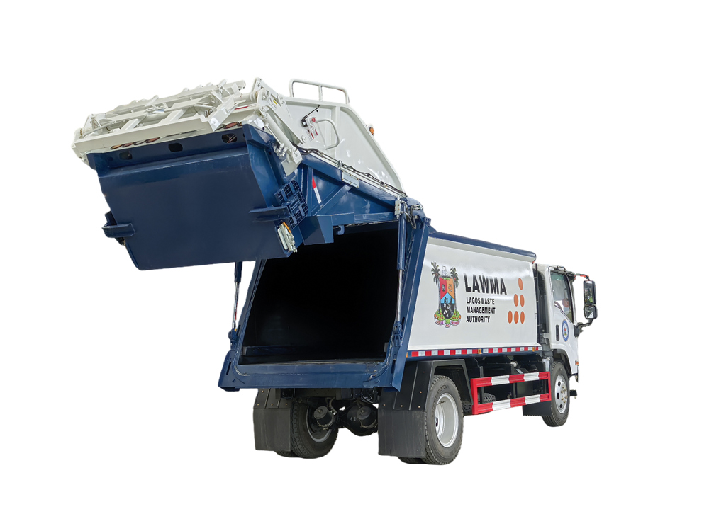 Isuzu 700P 10CBM waste compaction truck