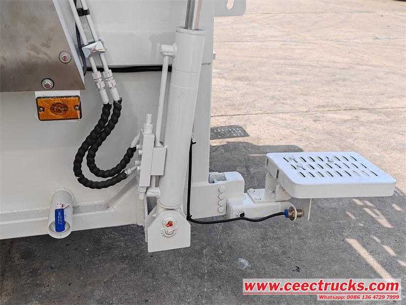 ISUZU GIGA garbage compactor foot stand panel